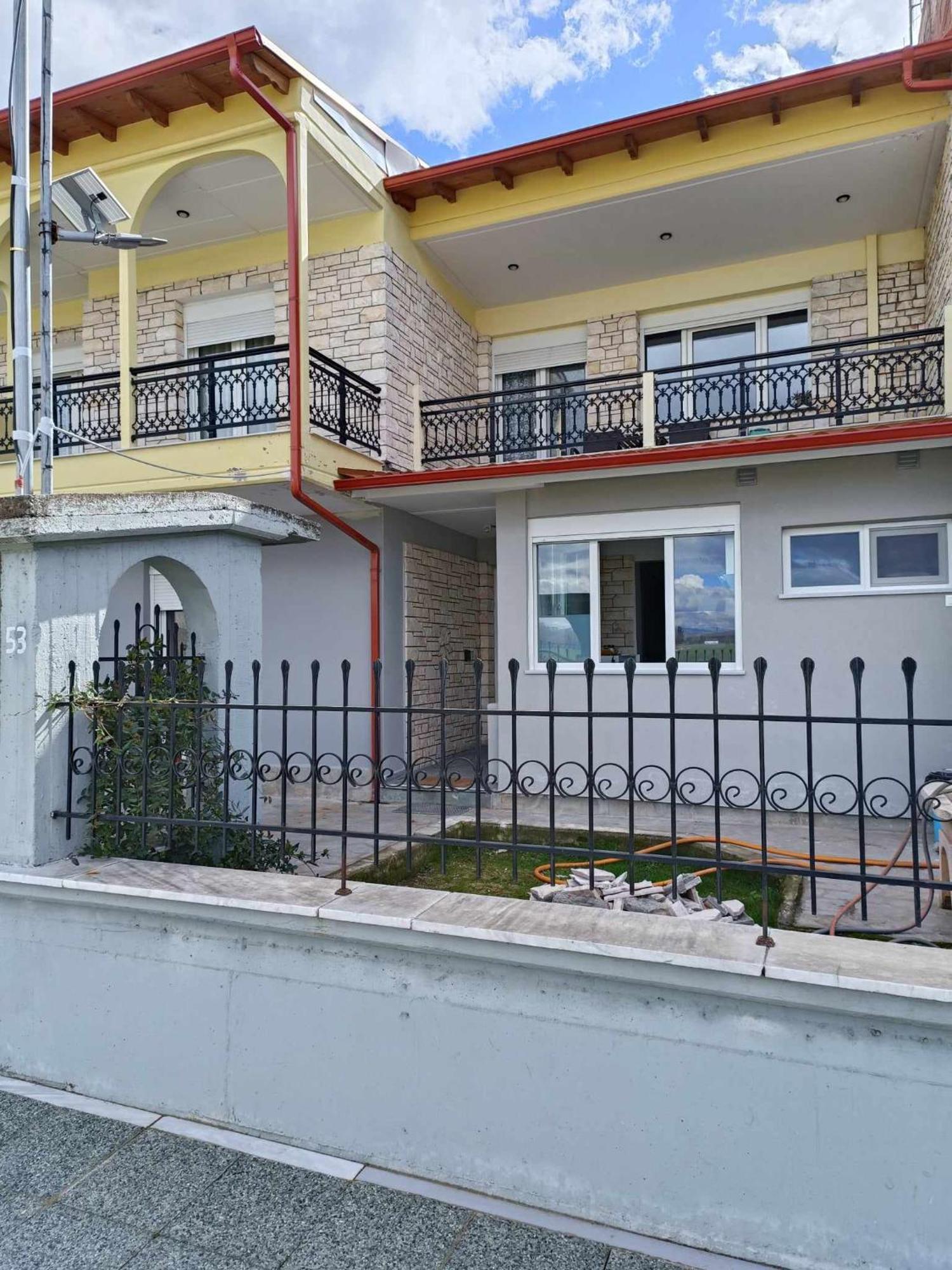 Polys Apartment And Paraskevi Studio With View Ptolemaida Exteriör bild